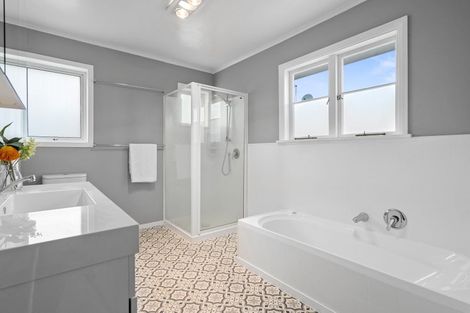 Photo of property in 27 Richmond Street, Cambridge, 3434