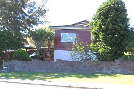 Photo of property in 16 Pahi Place, West Harbour, Auckland, 0618