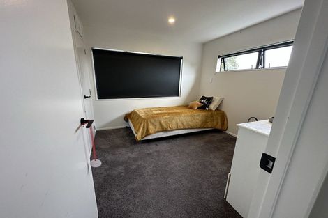 Photo of property in 7/89 Beach Road, Te Atatu Peninsula, 0610