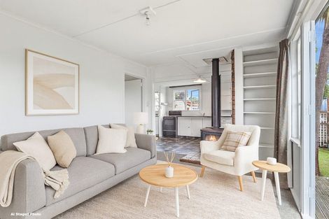 Photo of property in 1 Wyndham Road, Hannahs Bay, Rotorua, 3010