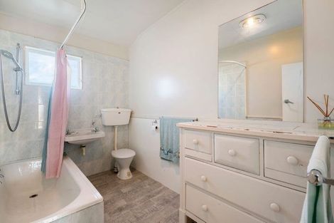 Photo of property in 17 Hart Street, Woolston, Christchurch, 8023