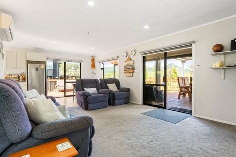 Photo of property in 17 Ngahere Terrace, Opoutere, Whangamata, 3691