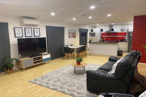 Photo of property in 69a/3 Chivalry Road, Glenfield, Auckland, 0629