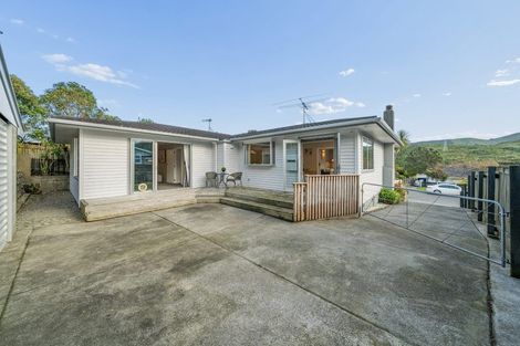 Photo of property in 44 Waipounamu Drive, Kelson, Lower Hutt, 5010