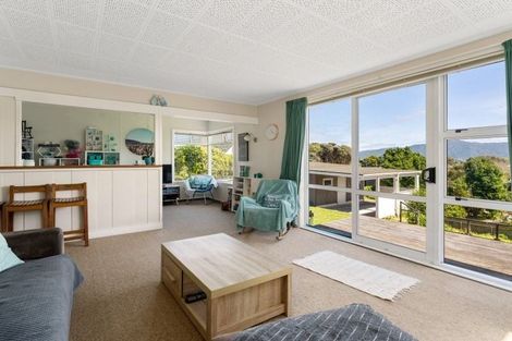 Photo of property in 111 Golf Road, Paraparaumu Beach, Paraparaumu, 5032