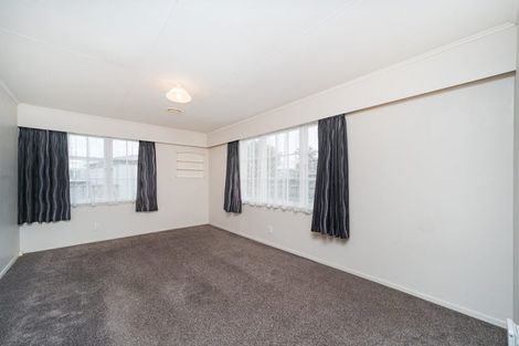 Photo of property in 15b Wikiriwhi Crescent, Awapuni, Palmerston North, 4412