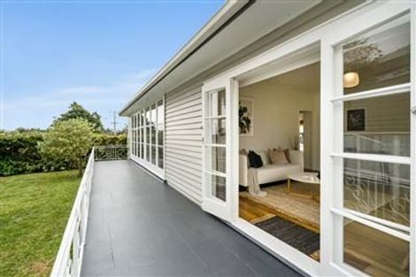 Photo of property in 2/104 Coronation Road, Hillcrest, Auckland, 0627