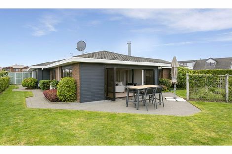 Photo of property in 77 Harvey Street, Waipahihi, Taupo, 3330
