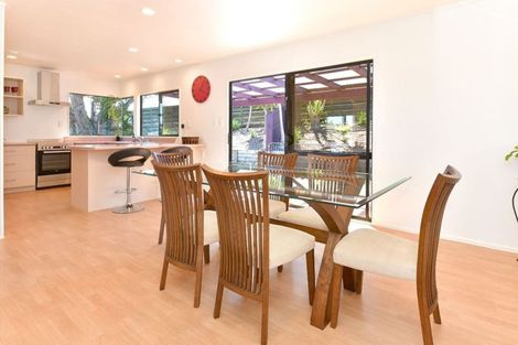 Photo of property in 20 John Road, Stanmore Bay, Whangaparaoa, 0932