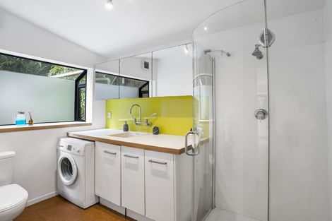 Photo of property in 40 Lone Kauri Road, Karekare, New Lynn, 0772