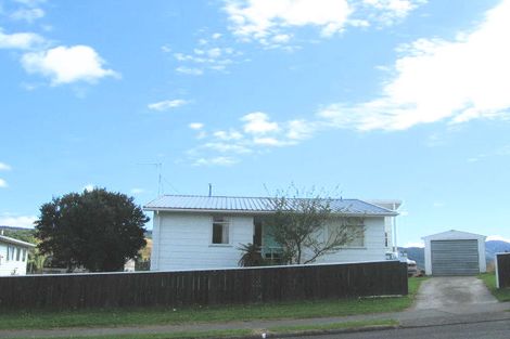 Photo of property in 3 Mount Marua Way, Timberlea, Upper Hutt, 5018