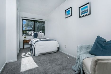 Photo of property in 11 Cabello Place, Unsworth Heights, Auckland, 0632