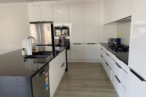 Photo of property in 12 Mamuku Drive, Massey, Auckland, 0614