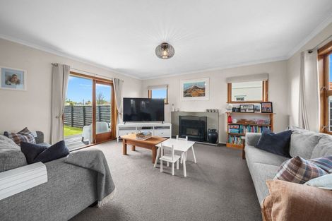 Photo of property in 73 Jellicoe Street, Martinborough, 5711