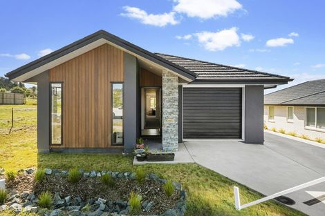 Photo of property in 10 Mahi Road, Helensville, 0800