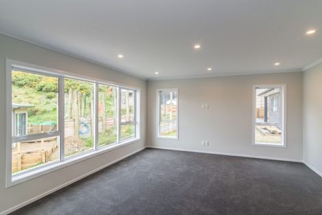 Photo of property in 22 Rarangi Way, Owhiro Bay, Wellington, 6023
