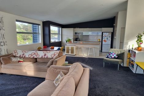 Photo of property in 45 Tiketike Way, Brooklyn, Wellington, 6021