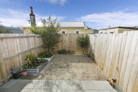 Photo of property in 2u3 Stone Street, Miramar, Wellington, 6022