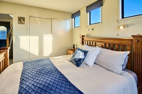 Photo of property in 2 Toms Road, Titahi Bay, Porirua, 5022