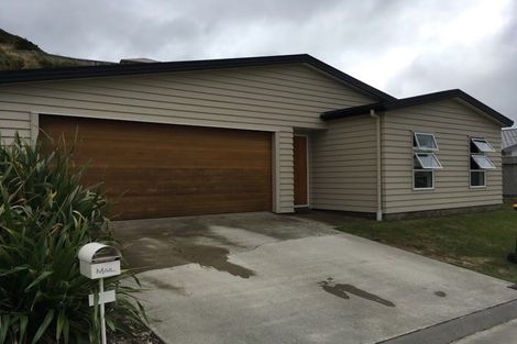 Photo of property in 10 Moonraker Place, Whitby, Porirua, 5024