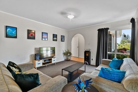 Photo of property in 21 Tonson Place, Weymouth, Auckland, 2103