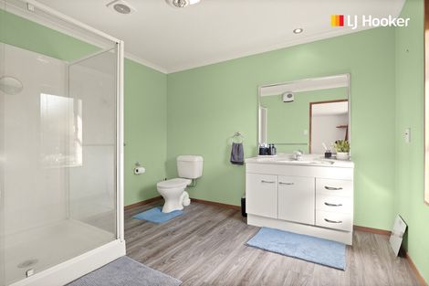 Photo of property in 2 Sunninghurst Drive, Fairfield, Dunedin, 9018