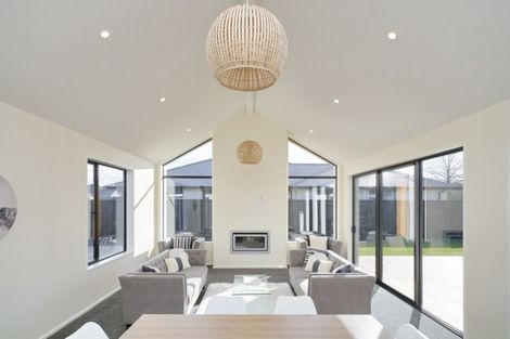 Photo of property in 2 Gerard Place, Rangiora, 7400