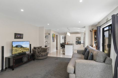 Photo of property in 8 Maria Tini Drive, Papamoa Beach, Papamoa, 3118