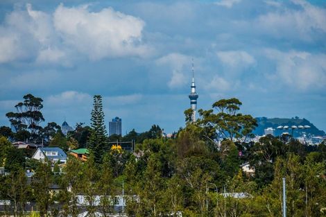 Photo of property in 32 Becroft Drive, Forrest Hill, Auckland, 0620