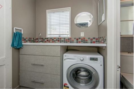 Photo of property in 244 Memorial Avenue, Burnside, Christchurch, 8053