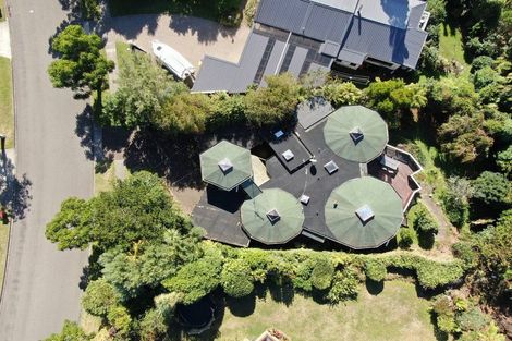 Photo of property in 11 Aquarius Drive, Kawaha Point, Rotorua, 3010