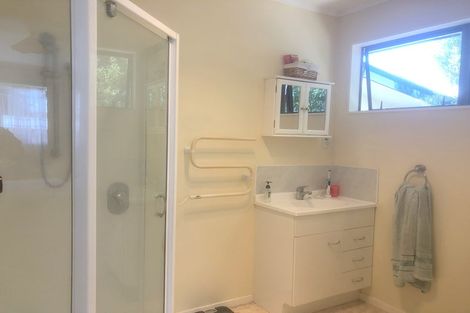 Photo of property in 16 Douglas Road, Waipukurau, 4200