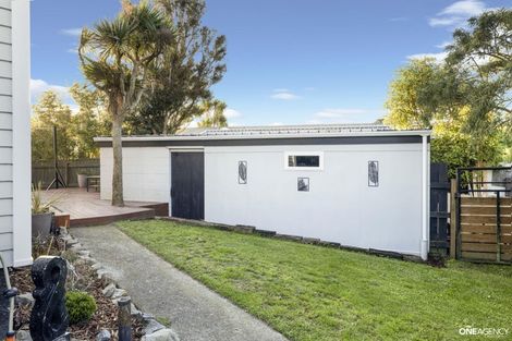 Photo of property in 22 Bartlett Grove, Tawa, Wellington, 5028