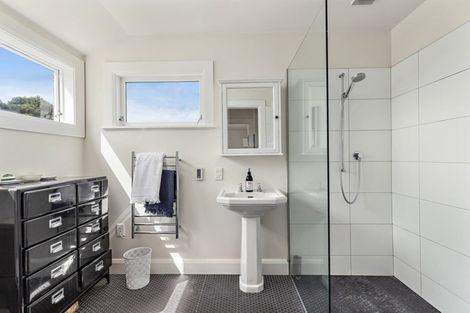 Photo of property in 45 Burnham Street, Seatoun, Wellington, 6022