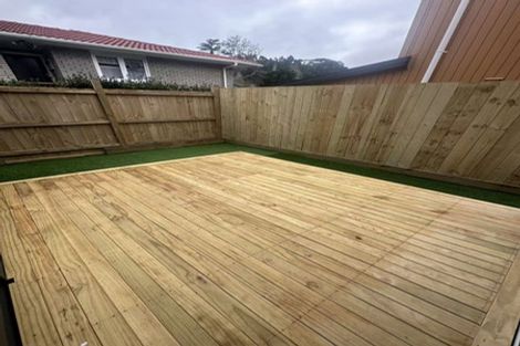 Photo of property in 15 Lowtherhurst Road, Massey, Auckland, 0614