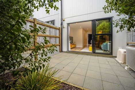 Photo of property in 22 Tokai Place, Glen Eden, Auckland, 0602