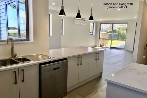 Photo of property in 2d/4 Sunnynook Road, Sunnynook, Auckland, 0620