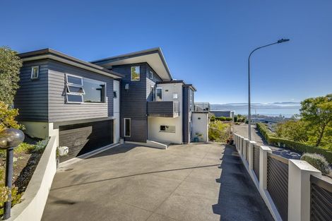 Photo of property in 14a George Street, Hospital Hill, Napier, 4110