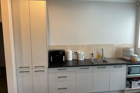 Photo of property in 16 Keating Rise, Northcross, Auckland, 0632