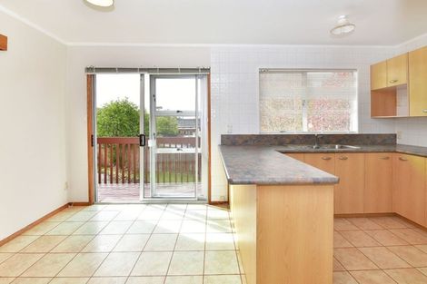 Photo of property in 2/28 Scarlock Avenue, Browns Bay, Auckland, 0630
