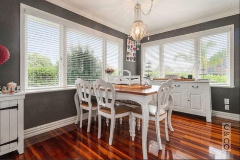 Photo of property in 94 Colwill Road, Massey, Auckland, 0614