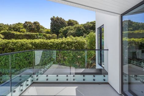 Photo of property in 2/11 Belleview Terrace, Mount Pleasant, Christchurch, 8081