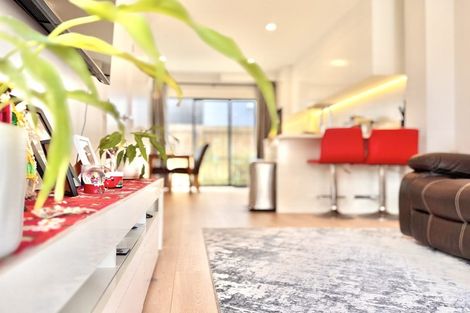 Photo of property in 1/28 Smythe Road, Henderson, Auckland, 0612