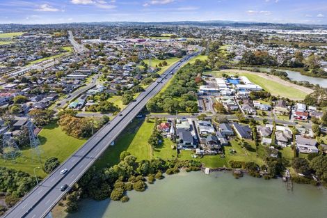 Photo of property in 21 Millen Avenue, Pakuranga, Auckland, 2010