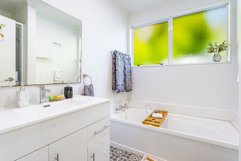 Photo of property in 27 Danube Lane, Glen Eden, Auckland, 0602