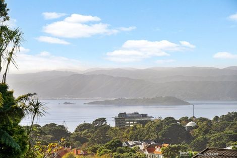 Photo of property in 4 Raroa Crescent, Northland, Wellington, 6012