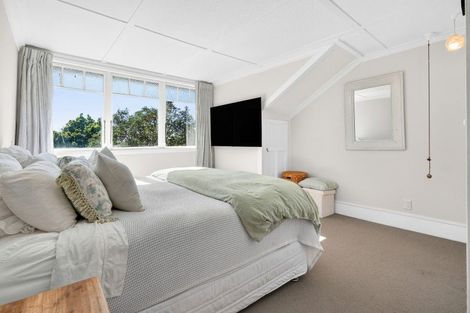 Photo of property in 32 Brougham Street, Nelson South, Nelson, 7010