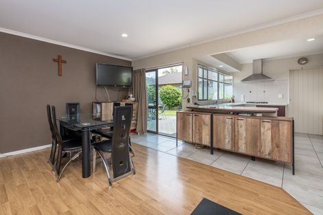 Photo of property in 4 Kalmore Place, Flat Bush, Auckland, 2016