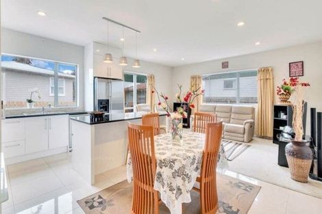 Photo of property in 17 Clendon Place, Manurewa, Auckland, 2102