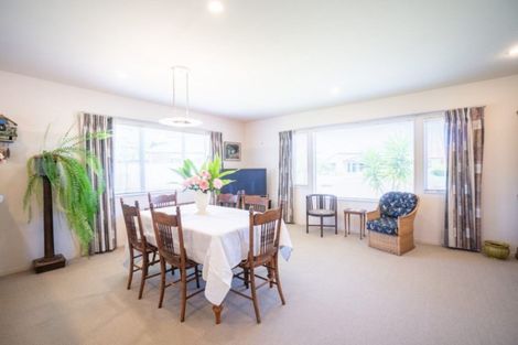 Photo of property in 24 Lancewood Lane, Roslyn, Palmerston North, 4414